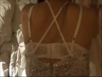 Mr. Qin took a close-up shot of Qiqi's private parts, showing that they were flooded with sexual fluids.