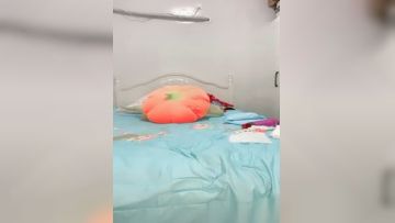 The little fox wants it so much~ the new anchor~ has a lot of charm~ to show all the charm to the wolf friends~ come and jerk off to the screen~ um~ um~ um~ so much water~ come and fuck me, brother