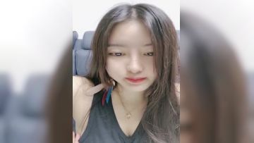 The best girl is here to save the wolf friend. The sexy and attractive big tits are kneaded and stretched out their tongues to lick the wolf friend's big cock. The electric props are inserted into the pussy. Episode 03