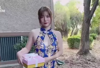 Sweetheart Vlog. How to present special Mid-Autumn Festival gifts - nicolove
