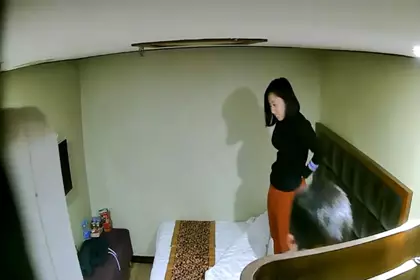 The young man who looks quite honest has a lot of luck in sex. He has an affair with a big-breasted good-family wife and a young woman in a hotel. She screams and screams passionately. She cums on her face and says she is a beauty.