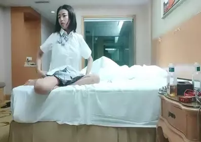 Short-haired loli girl second shot wearing JK outfit deep throat blowjob lift leg side entry back hit ass