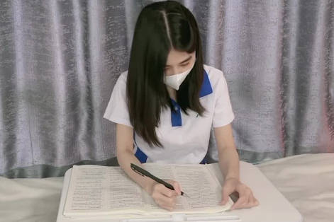 Loli Club. Comforting the schoolgirl who failed the exam - Guoguojiang