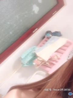 The beautiful and sexy girl is so coquettish when taking a bath. She deliberately teases and washes her lower body clean. Then she uses a big vibrator and a dick to make her pussy wet and scream seductively (Part 2)