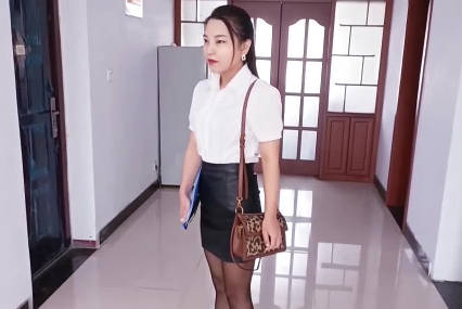 億生视界传媒x启期传媒.qdzh014. Sales lady seduces customers for sales performance