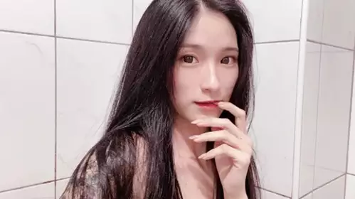 Taiwan SWAG Secretary Rui Rui was called by her boss to work overtime and was fucked hard at her boss's house