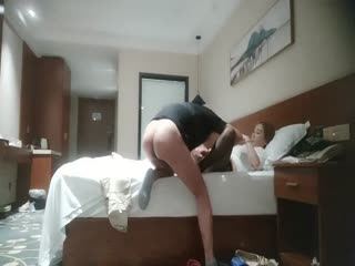 The strong guy picked up a treasure. The best beautiful breasts sister licked the hole. The devil kissed the abalone non-stop. The white buttocks and beautiful legs were full of temptation. There was too much lewd water. Wipe it off quickly after finishing