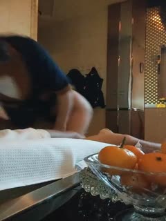 Specializing in foot bathing and foot washing girl technicians, the little sister uniforms are seductive, touching and fucking, pulling off the skirt and buckling the hole to the bathroom to blow, holding the wall from behind and fucking hard