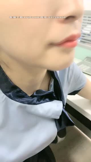 2020,09,18 ‖ Office ‖ Blue overalls and black skirt ‖ Black silk high heels ‖ Having sex with my boyfriend in the office, the pink and hairless pussy is flooded with water, and the office building is more exciting and lewd