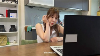 ED Mosaic The girl who couldn't stand the loneliness during the online class secretly masturbated and pulled her boyfriend to have sex before the get out of class was over