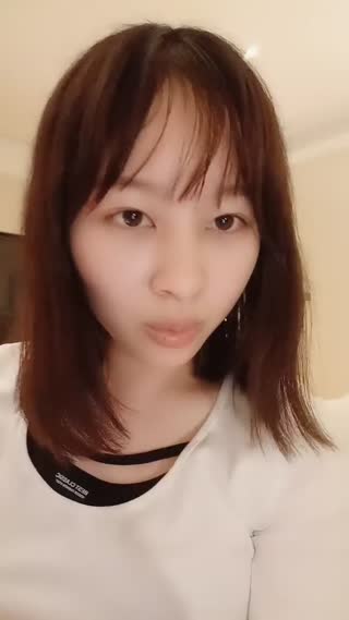 [Wife swapping best] hooking up with a single male fan in a hotel and having sex day after day while her husband watches