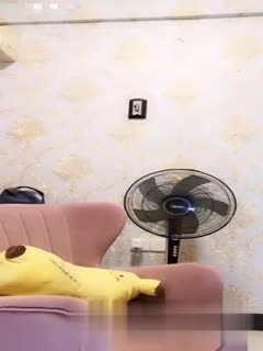 Guangdong mixed-race goddess Manman returns to the live show~ Directly play beautiful chords with the big dick godfather~