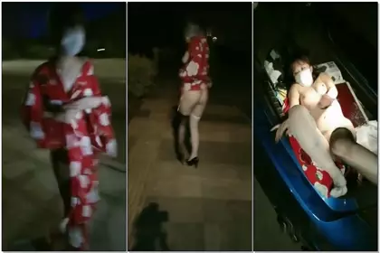 Orange little Lolita exposed herself on the roadside at night, playing SM, black and white high heels, naked on the road, masturbating with a massager, tied to a pillar with a black rope, crawling on her knees