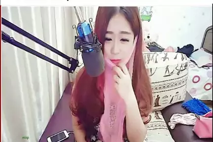 Domestic top beauty anchor Xiao Aige live broadcast, good-looking and big boobs