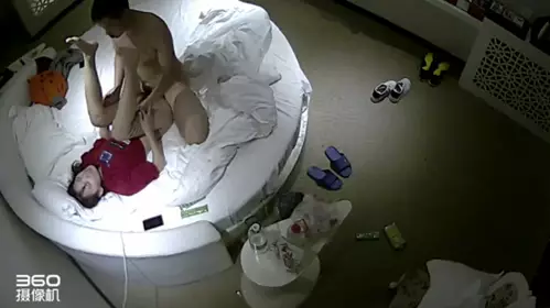 gc young white beauty opens a room with her boyfriend after get off work
