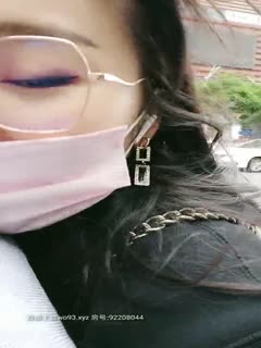 2020.2.17 [English teacher Ella] I stuffed a vibrator in my dick, went shopping in Carrefour supermarket, and got wet halfway through. I hooked up with a guy to go home and have sex. She was a coquettish and soft girl, and her little water was fucked to pieces