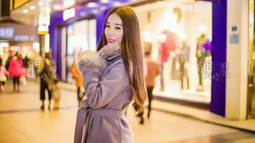 The plot depicts the temptation of money to seduce the neighbor young woman to check into a hotel and have sex with her in various positions while wearing high heels!