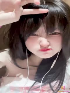 ✿Young beautiful girl✿The best Lolita school girl didn't wear any underwear and secretly ran to the mall toilet to masturbate. Someone came and I was afraid of being discovered. I was about to climax~ It was so comfortable