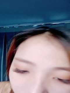 Business is bad in the daytime, so I make money by pulling the curtains live, and I give a blowjob to a handsome boyfriend in a variety of ways.