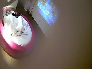 [Secretly filmed in a hotel] A tall and sexy girl hooked up with a netizen in a hotel. She was very shy when they first met. But she got into it gradually and unfortunately she still got hurt in the end. 