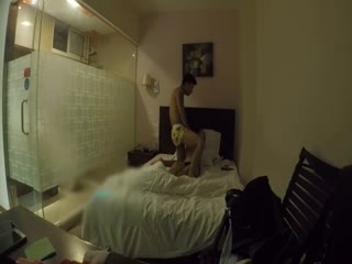 A 173cm sexy long-legged beauty from the dance academy was secretly filmed having sex with her boyfriend in a hotel by a camera installed in the room. Her slender long legs were not enough for her to get fucked unless she lay on the bed!