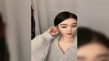 Like Von Timo-glasses beauty Susu LUCKY-super fan, this small hole is clean and tidy, I really want to lick her, call the bed so nice 2V! (2) Episode 01