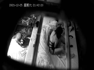 Hotel Security Camera New Station Starts Christmas Eve Little Couple with a Big Bag of Sex Goods to Play Passion Christmas Eve Whip Boyfriend JB Beat All Shouts