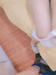 After 00, the first angle of view of the double ponytail girl Meng mei shot pa pa pa pa pa pa, hairless fat force close-up oral sex licking cock, cocking up the buttocks and then entering the next impact, lifting the legs fierce exercise finally shot the buttocks