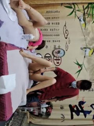 The 4P coquettish young woman in the health care center enjoyed the technician's special service of massage, kneading milk and pulling force. The two coquettish force was inserted by all kinds of grass under the bed of the little brother's bed, and the waves were groaning.