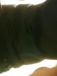 Wolf Warriors really visit flowers to hook up with female technicians, go back to the room to contact the little sister, lift up the spotted skirt, rub the hole to flirt, ride and pump while kneading tits.