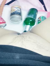 Abuse force action, yin expander open props into chrysanthemum, SAO male to force urine, coke bottle, soy sauce bottle, beer bottle all to force plug, props into urethral spray urine