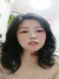 Rose young woman showed her face and her little brother were directly in the massage shop with passion, and there were two sisters watching the battle beside her. She showed her face all the way to oral sex, big cock and foot sex, and the grass on the bed went under the bed.