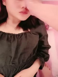 It took 2 weeks to pull three super pink and tender students from school. In order to repay the loan, they sold it. They had a very good face and figure on the first night. They took turns to work 2V2 one by one.