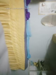 The flower-seeking and hair massage shop hooked up with a female technician, eating the technician's tits and asking her to roll her cock. She dried on the massage bed without taking off her clothes, and exploded grass in various positions.