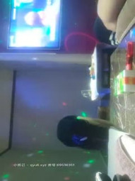 The special service of the leisure massage club takes advantage of the female technician's singing to buckle her cave and sprinkle all the dirty water to sing to the climax to insert her beauty cave with profound skill.