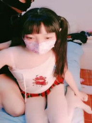Double ponytail petite figure powder hole Lori Meng sister war headgear men, white silk foot to step down stockings touch force cocked buttocks up and down set after entering the fierce exercise