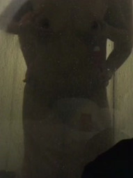 The best figure Twitter blogger [meow meow f] large-scale sex private shot flows out of the bathroom and then enters the leopard print sexy underwear and then hits the buttocks