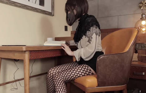 Sexy royal elder sister meat pays the bill-silk goddess