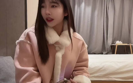 A college student who went to the adult industry because of debt from plastic surgery - Guijiaoqi