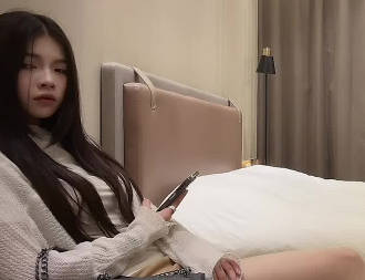 19-year-old student girl working part-time as a peripheral - Tian Boguang