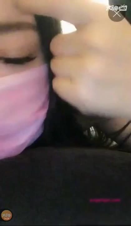 Beautiful female anchor in vacuum massage parlor live seduces technician guy to have sex, the dialogue is very exciting