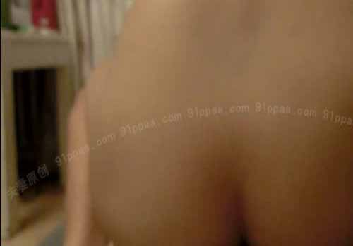 The best E-cup girl was penetrated wildly from the side, her vagina was very tight, and it was ejaculated on her face in a short while. It was so cool