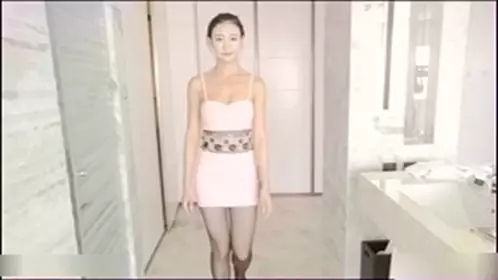 Black stockings and high heels model Bao Bao was sexually assaulted by the photographer