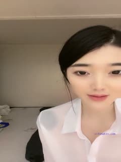 Looks like Feng Timo - glasses beauty Su Su LUCKY - very stylish, this pussy is clean and tidy, I really want to lick her, dick, fingers rub it so hard that it's itchy and dripping! (1)