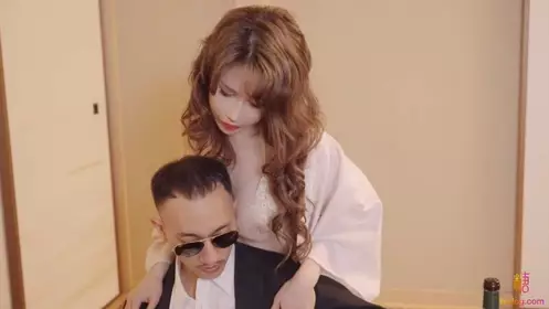 Taiwan's ultimate pink breast fantasy goddess Xin Yuri sucks the convex pink breasts, the god-level big breasts, the lewd breast sex, the equine eye bursts and the tender and beautiful breasts are so erotic