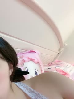 #Long-legged model_A quiet-looking, super tender pink pussy, a charming young lady, shows off her seduction skills at home