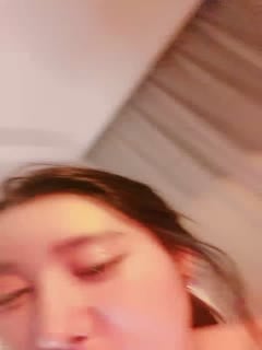 Xiangpiaopiao-Milk Tea Girl-❤️Exquisite facial features, big eyes, pussy, big breasts, a big show for the first time in the sea, really a lot of lewd water, finger fingering pussy and horny moaning, really good to hear! Episode 03