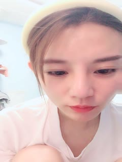 Meow Meow is a cat top short hair dimple beauty