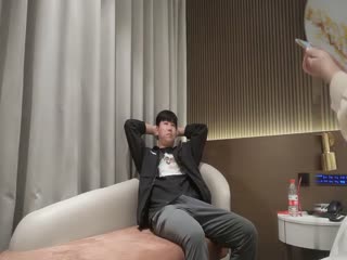 The pure and sweet appearance of the anchor girl with a high appearance plays live broadcast with a aunt towel. The transparent bellyband is very good at teasing men. The long beautiful legs can play exhaustion and bathing temptation. The dialogue is clear