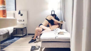Tanhua made an appointment with a young woman wearing black silk uniforms, oral sex, footjob, and then fucked hard and moaned